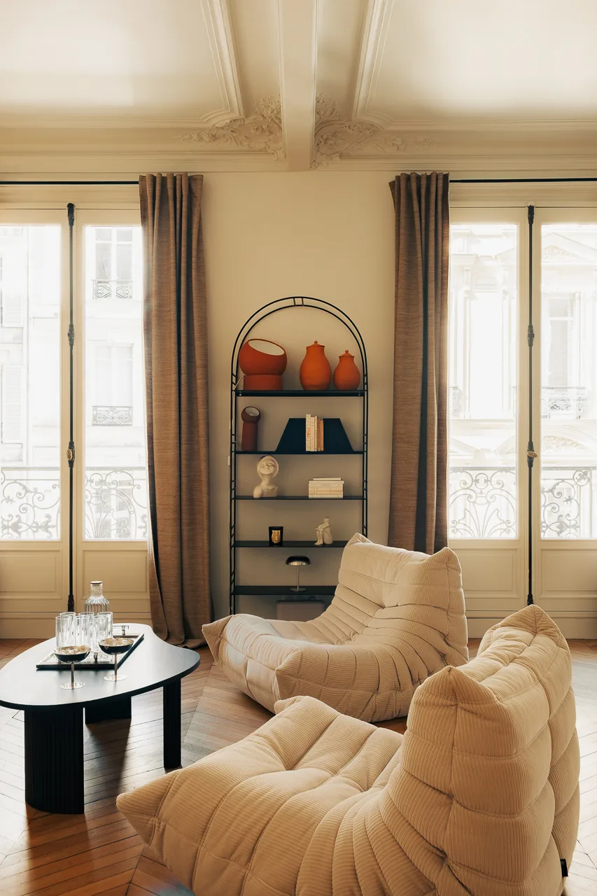 Elegant Reception Apartment in Paris 8th Arrondissement, 150 sqm, photo shoot, pop-up rental, interior view