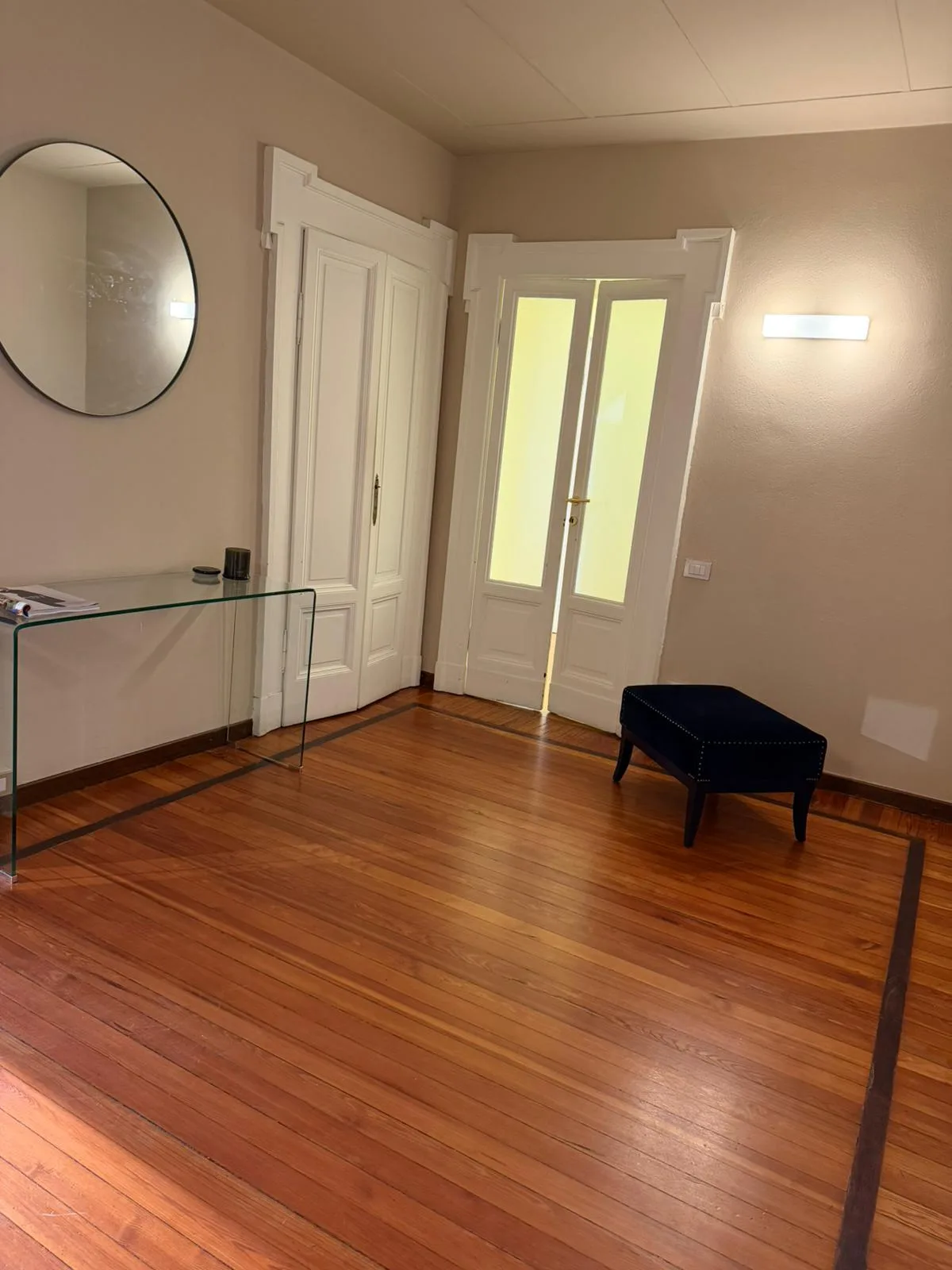 Elegant Showroom in Historic Liberty-style Building, 200 sqm, showroom presentation, pop-up rental in Milano, interior view