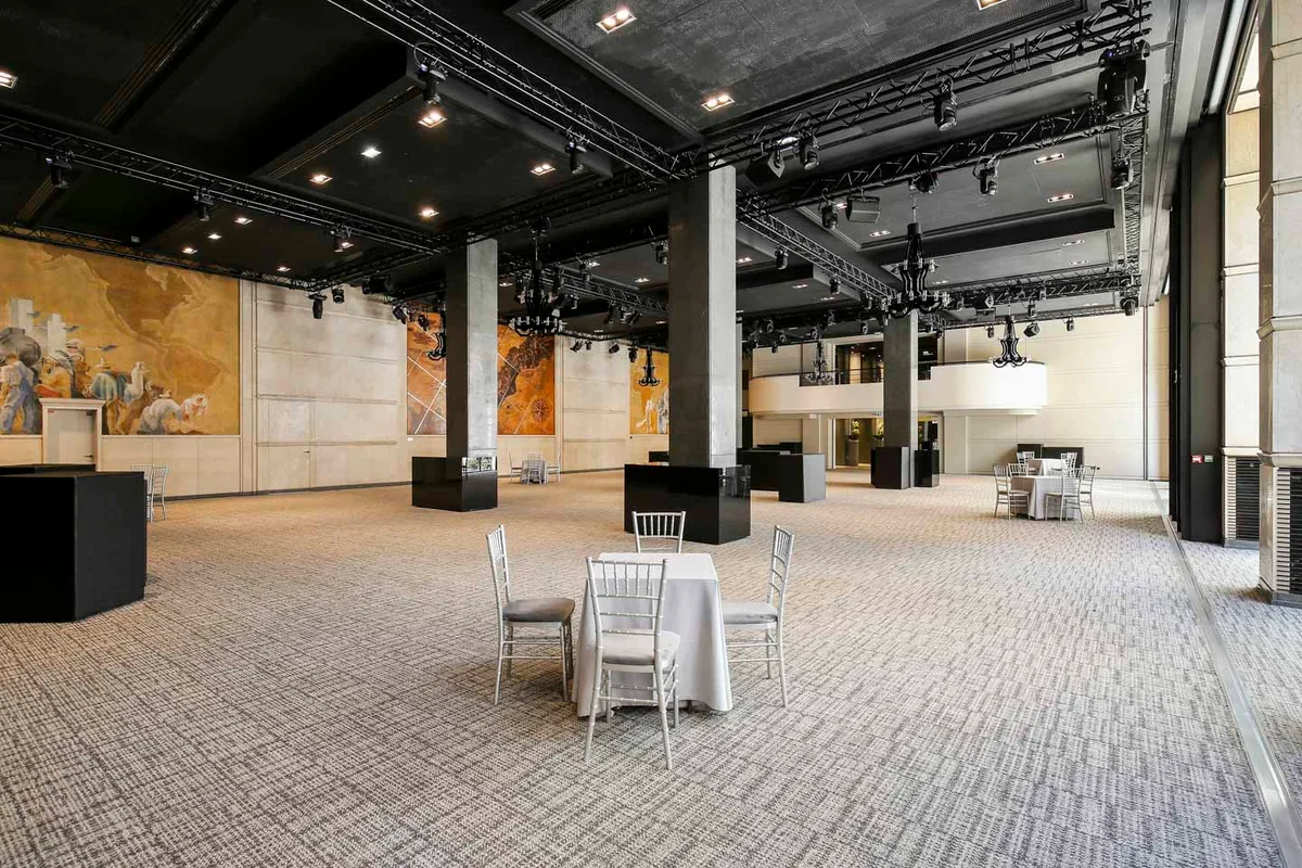 Elegant Showroom Space in Place Vendôme, 1465 sqm, fashion showroom, pop-up rental in Paris