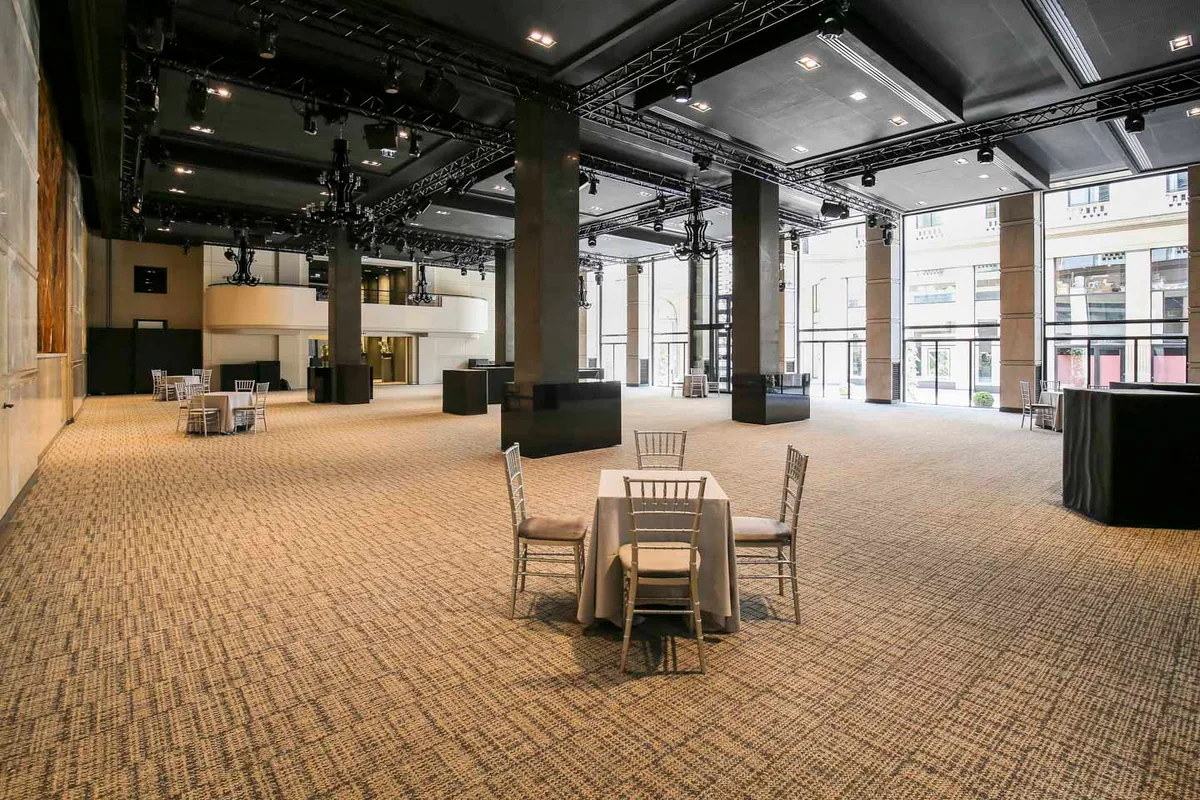 Elegant Showroom Space in Place Vendôme, 1465 sqm, fashion showroom, pop-up rental in Paris, interior view