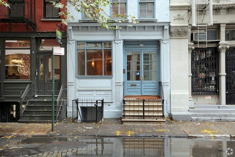 Elegant SoHo Townhouse Venue at 53 Wooster Street, 121 sqm, pop up store in New York