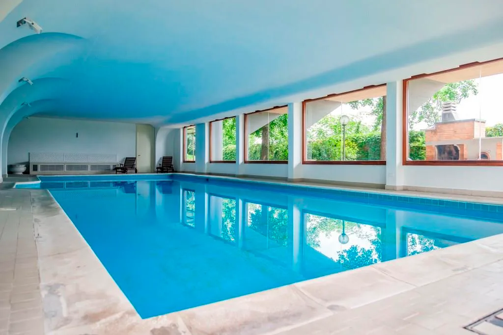 Elegant Villa Near Milan with Park and Indoor Pool, 1000 sqm, photo shoot, pop-up rental in Sedriano