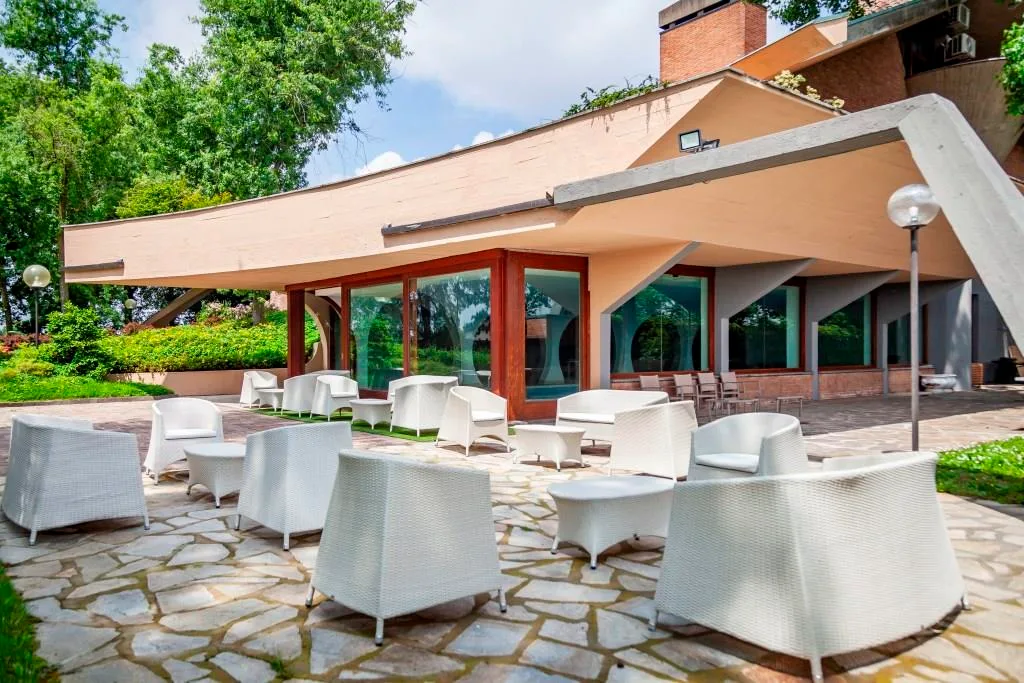 Elegant Villa Near Milan with Park and Indoor Pool, 1000 sqm, photo shoot, pop-up rental in Sedriano, third interior view