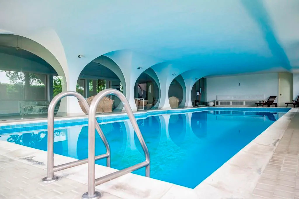 Elegant Villa Near Milan with Park and Indoor Pool, 1000 sqm, photo shoot, pop-up rental in Sedriano, additional interior vi…