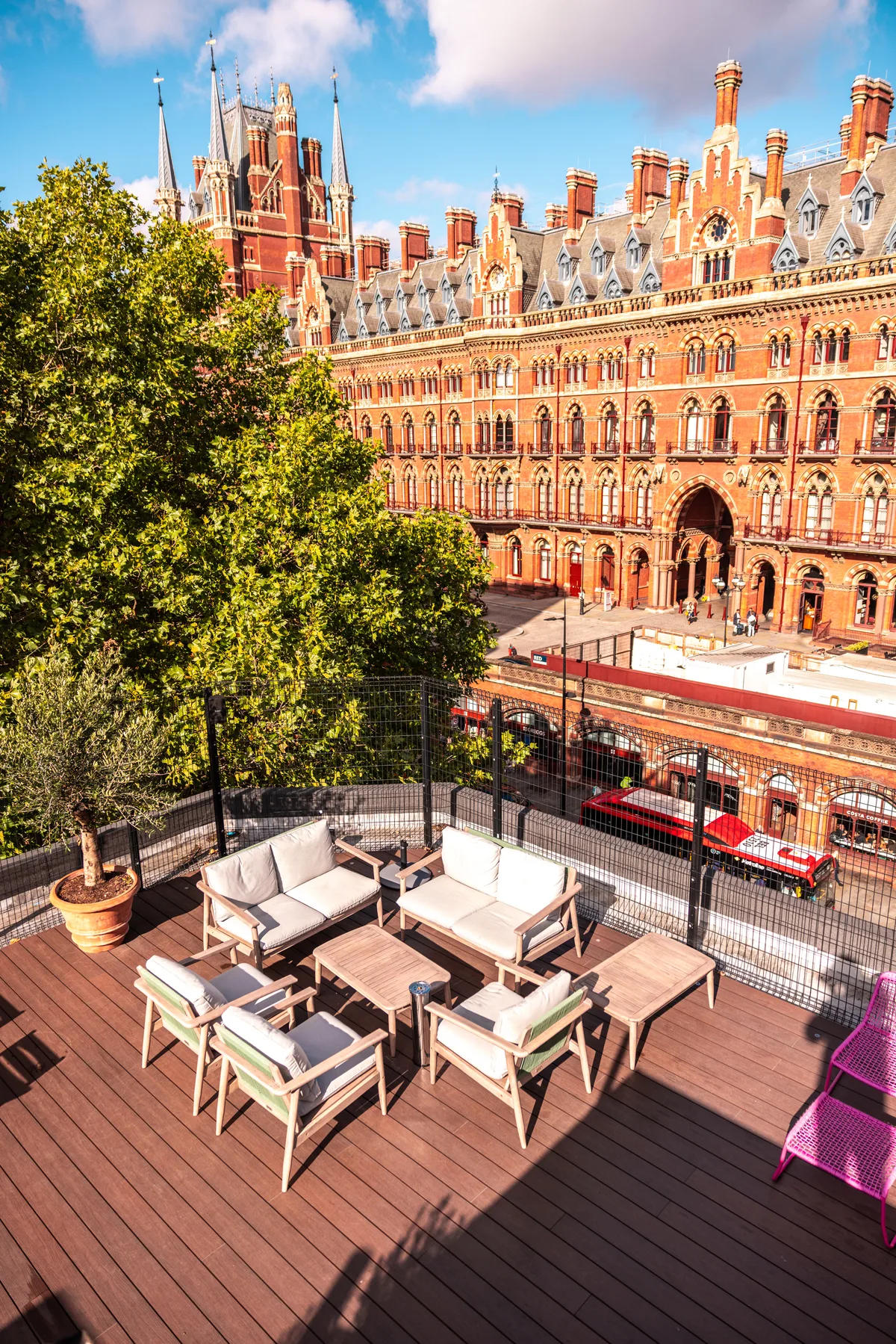 Elevated Rooftop Terrace for Events, 65 sqm, cocktail reception, pop-up rental in London, second interior view
