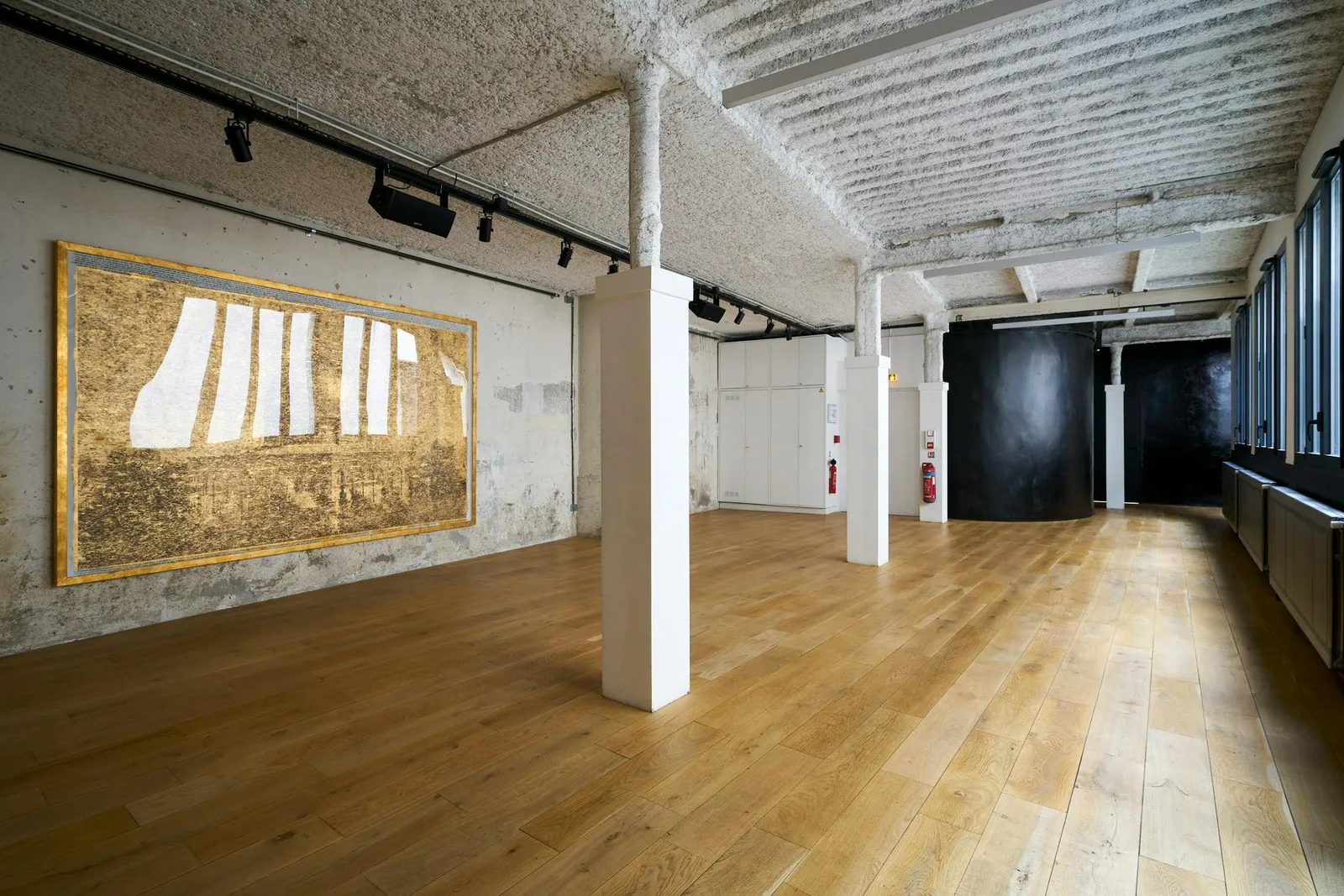 Entire art gallery in Le Marais, Paris — 4