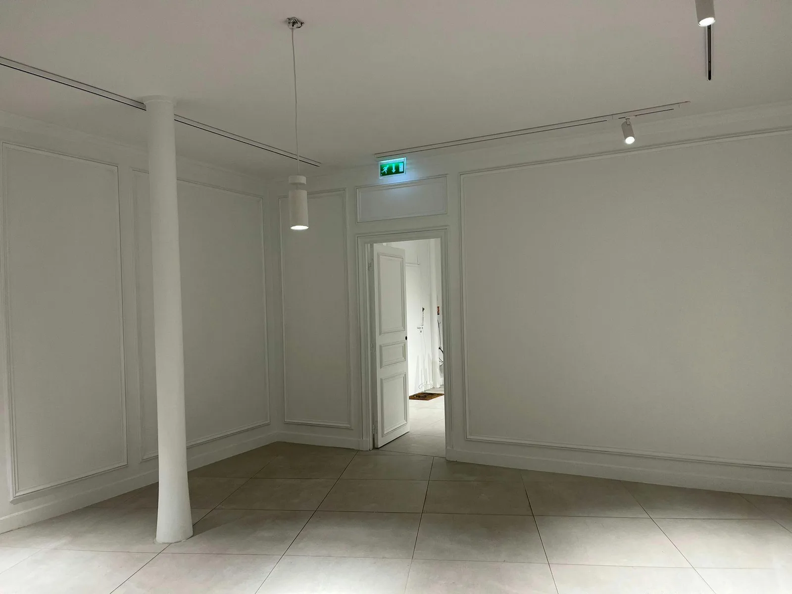 Espace Boutique Lumineux dans le Marais, Paris — 4