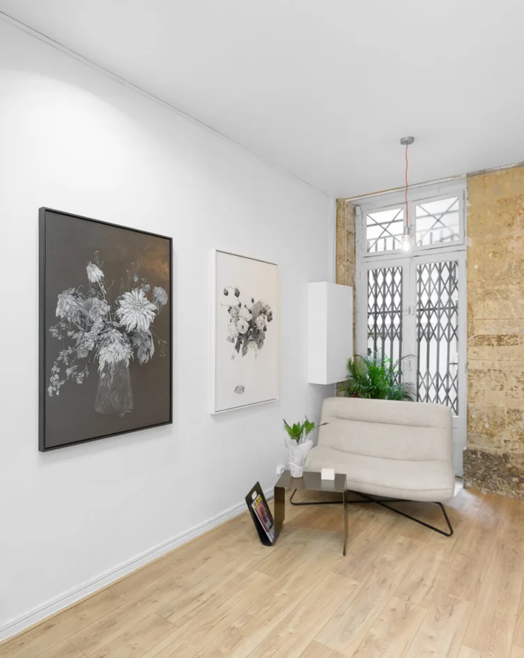 Espace commercial avec vitrine et accès multiples, 45 sqm, showroom presentation, pop-up rental in Paris, additional interio…