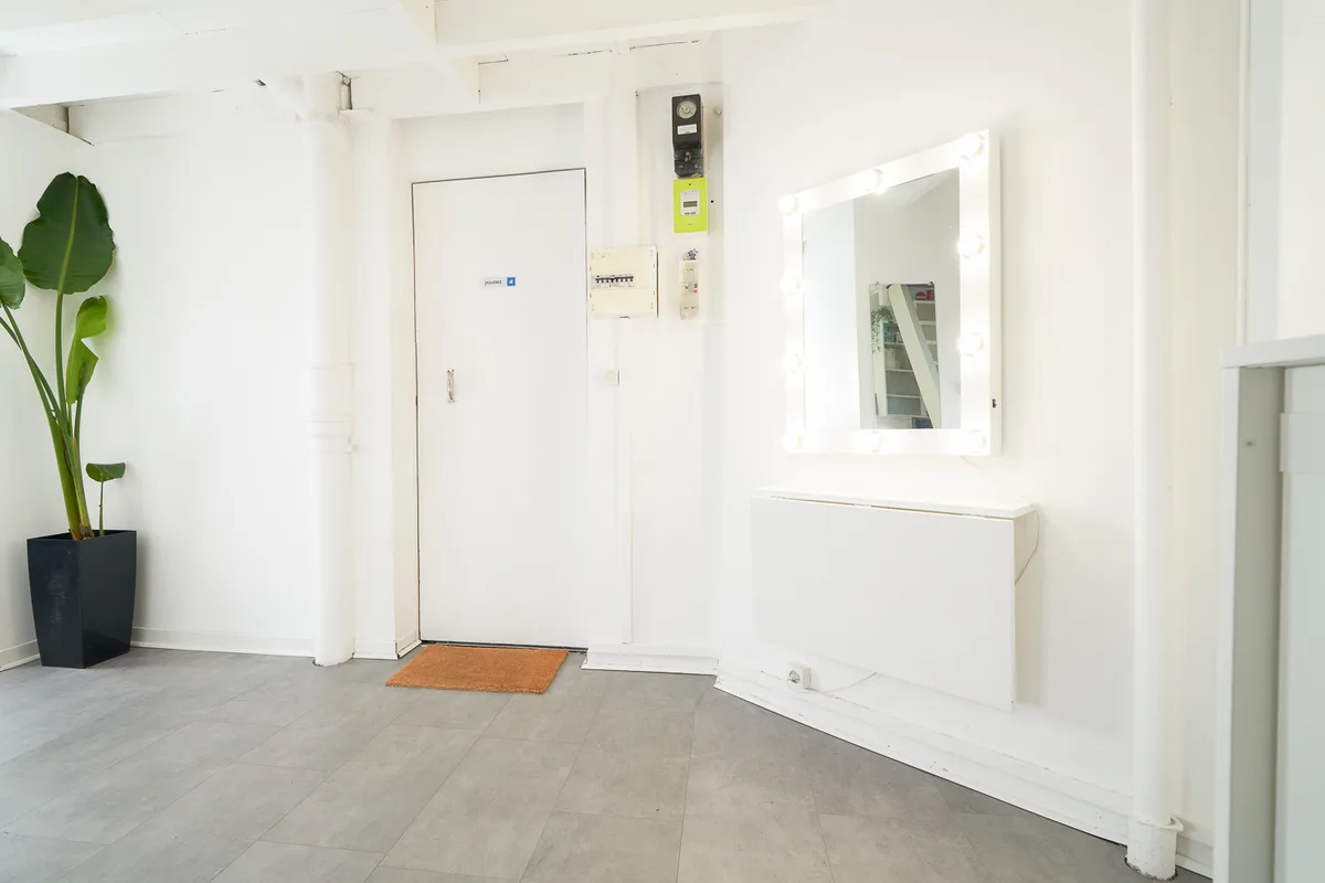 Espace Créatif avec Plateau Intérieur et Extérieur, 45 sqm, photo shoot, pop-up rental in Paris, second interior view