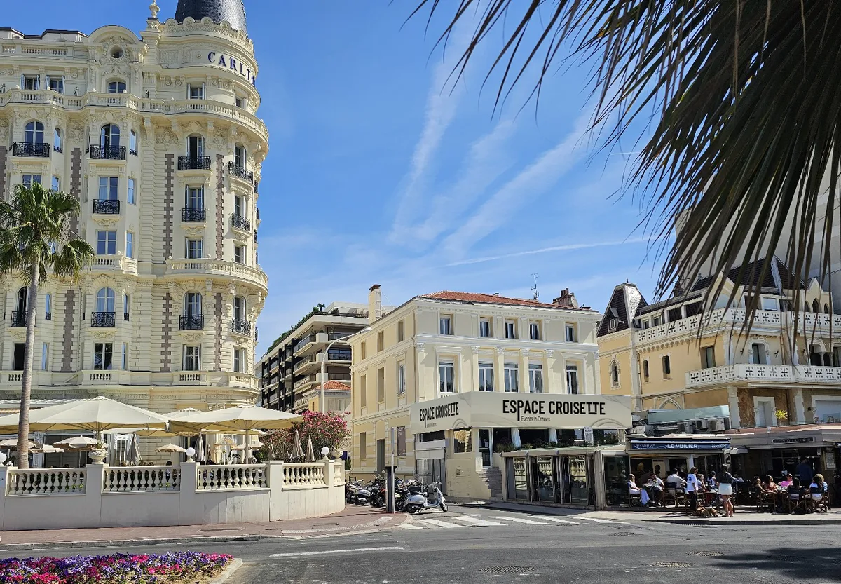 Espace Croisette - Flexible Event Space in Cannes, 434 sqm, retail activation, pop-up rental