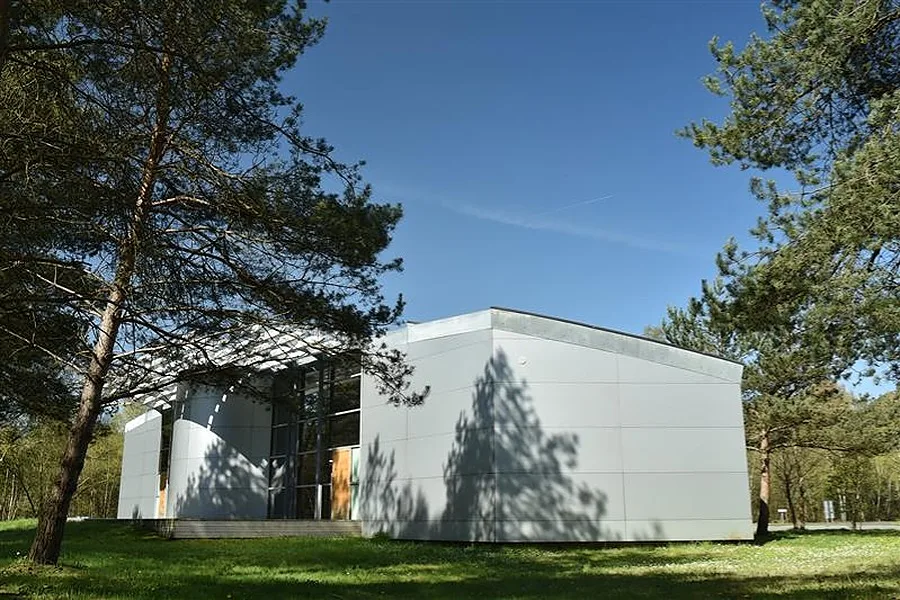 Espace de conférence avec amphithéâtre et commodités, 150 sqm, conference, pop-up rental in Mortefontaine, interior view