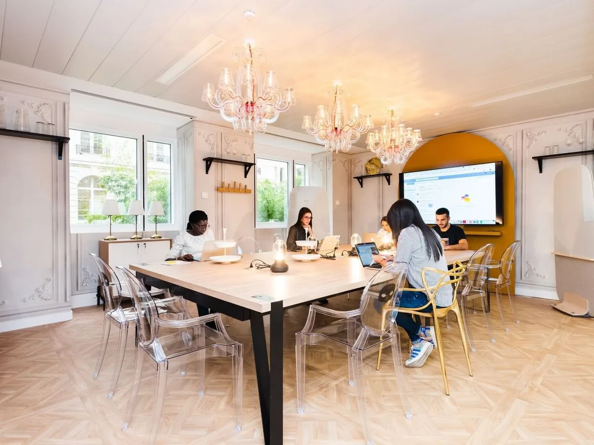 Espace de Coworking avec Terrasses et Salle de Sport, 1 sqm, networking event, pop-up rental in Paris, second interior view