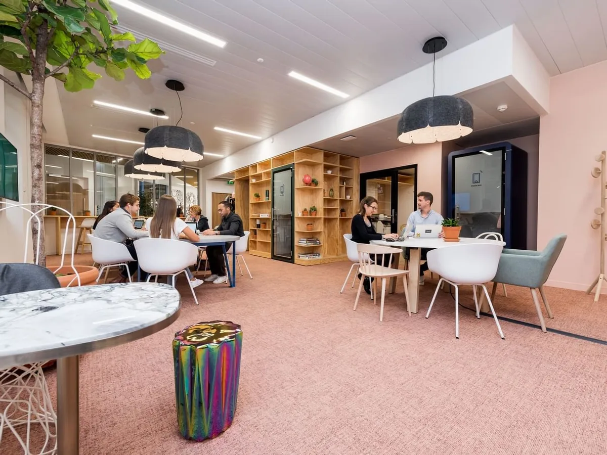 Espace de Coworking avec Terrasses et Salle de Sport, 1 sqm, networking event, pop-up rental in Paris, additional interior v…