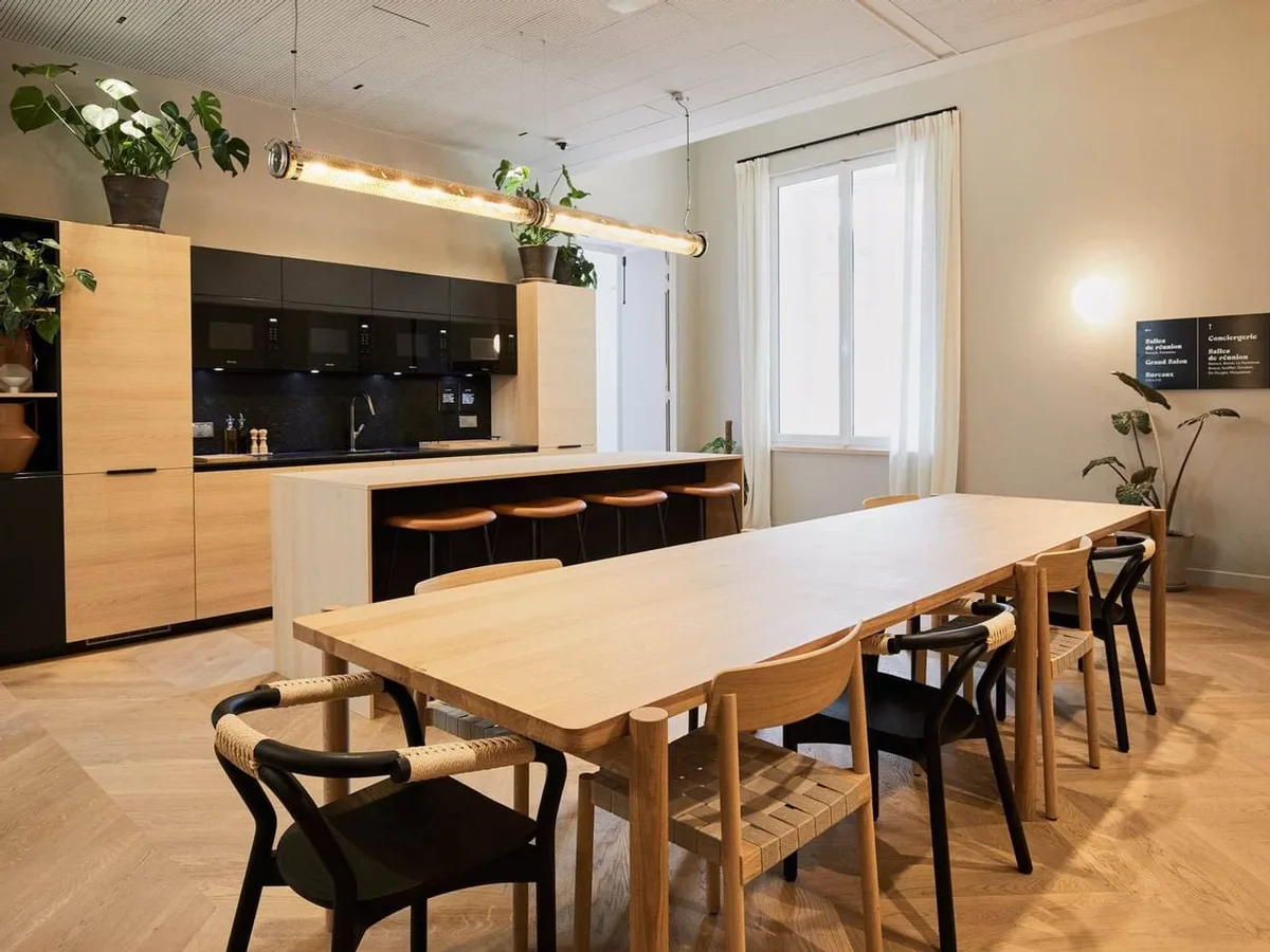 Espace de Coworking Historique à Paris 8, 1 sqm, networking event, pop-up rental, third interior view