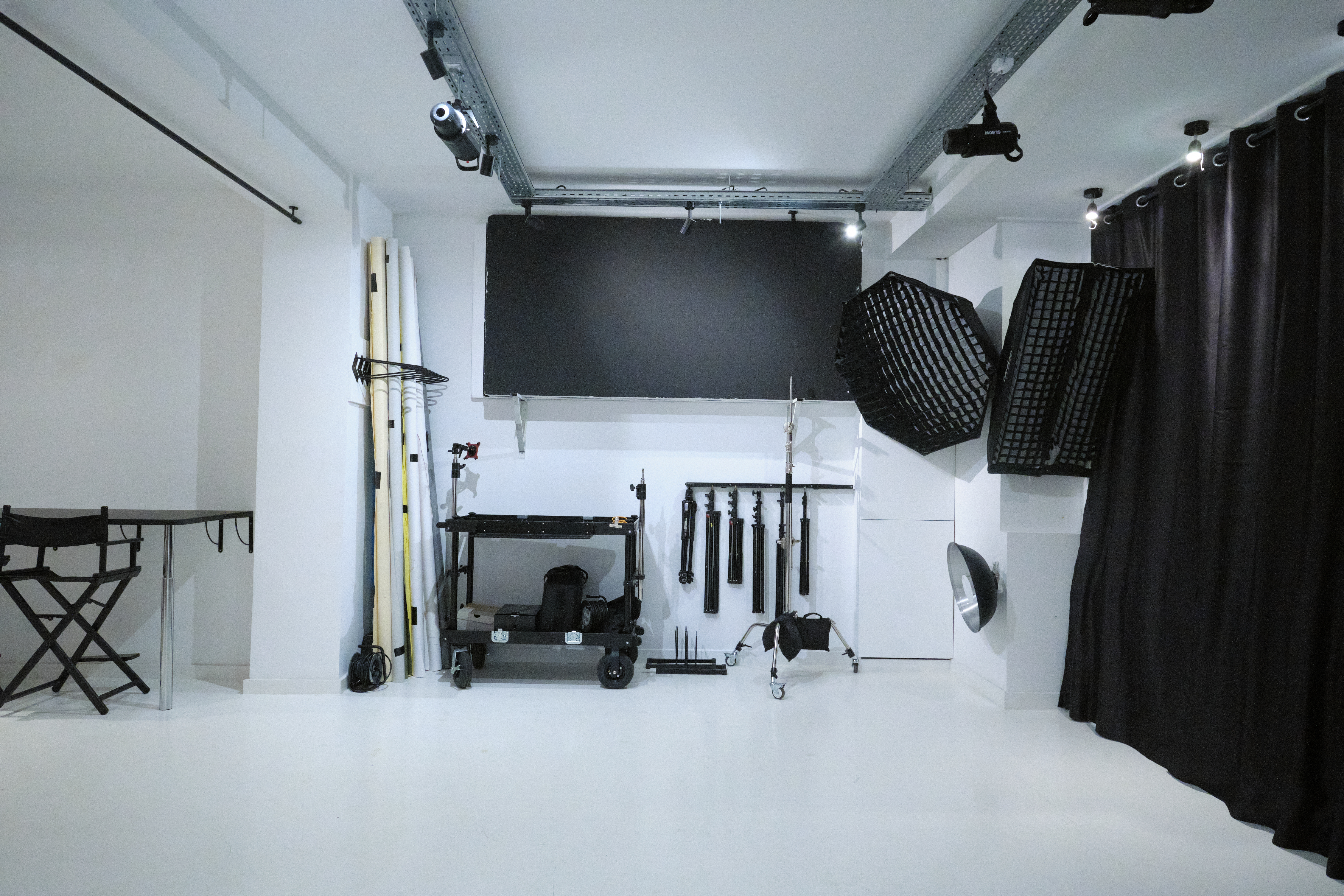 Espace de photographie et production audiovisuelle, 45 sqm, photo shoot, pop-up rental in Paris