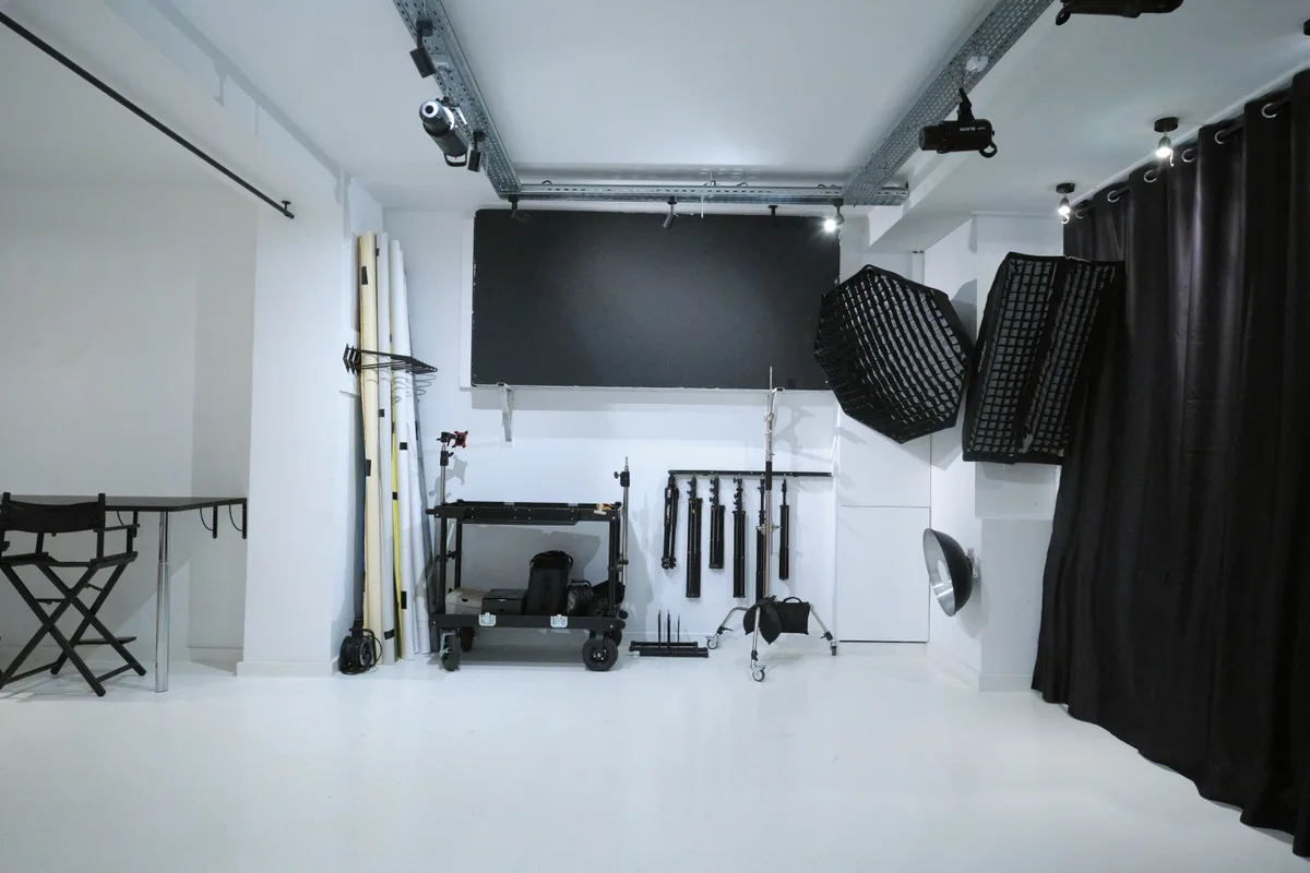 Espace de photographie et production audiovisuelle, 45 sqm, photo shoot, pop-up rental in Paris