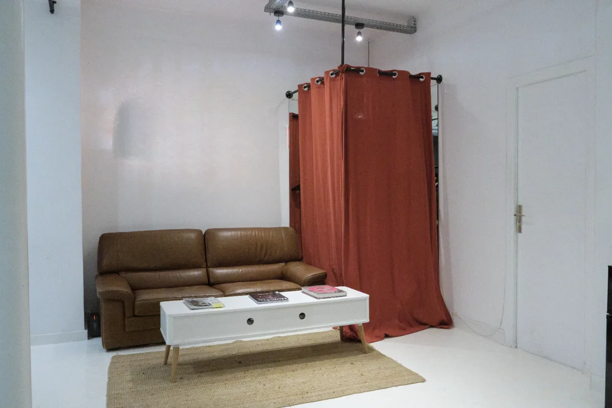 Espace de photographie et production audiovisuelle, 45 sqm, photo shoot, pop-up rental in Paris, second interior view