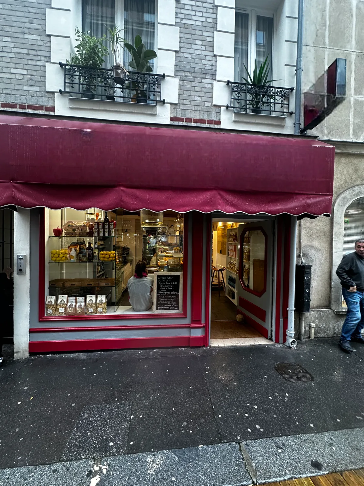 Espace de Restaurant Familial à Louer dans le 16e Arrondissement, 90 sqm, pop up store in Paris