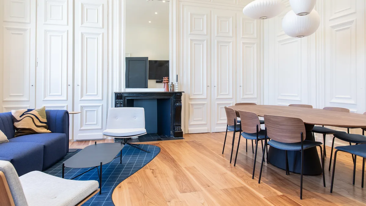 Espace de réunions et séminaires avec cuisine et éclairage naturel, 400 sqm, showroom presentation, pop-up rental in Villene…