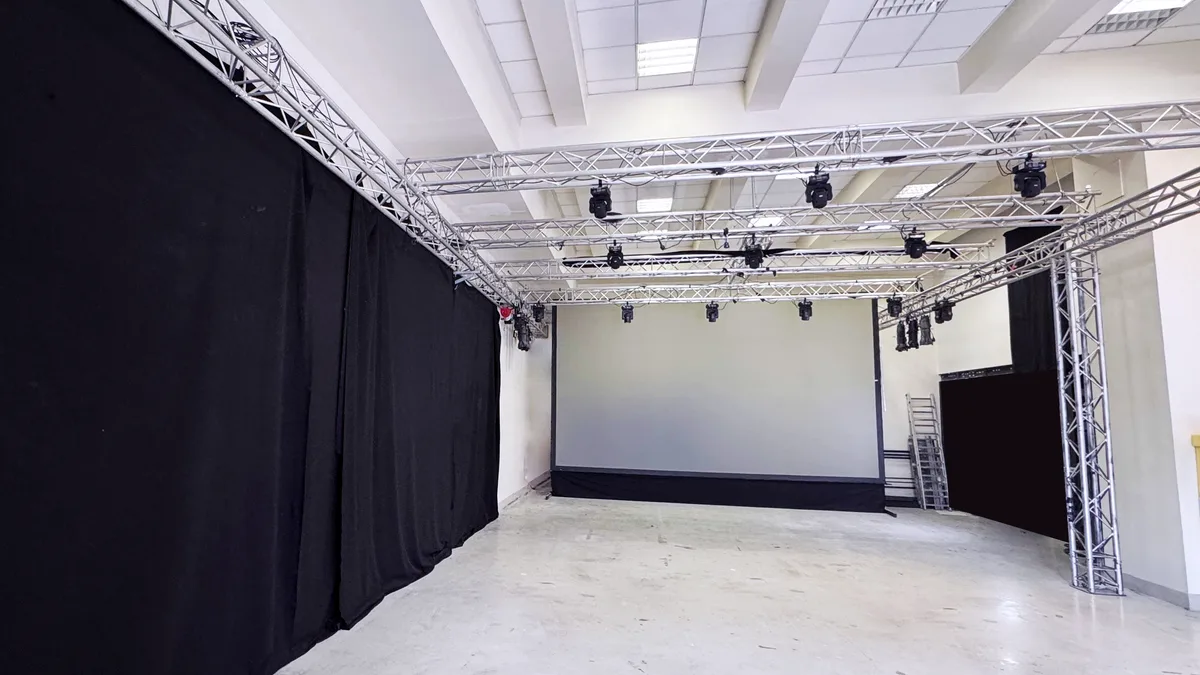 Espace de tournage et photo de 200 m² à Paris, video production, pop-up rental in Les Lilas, interior view