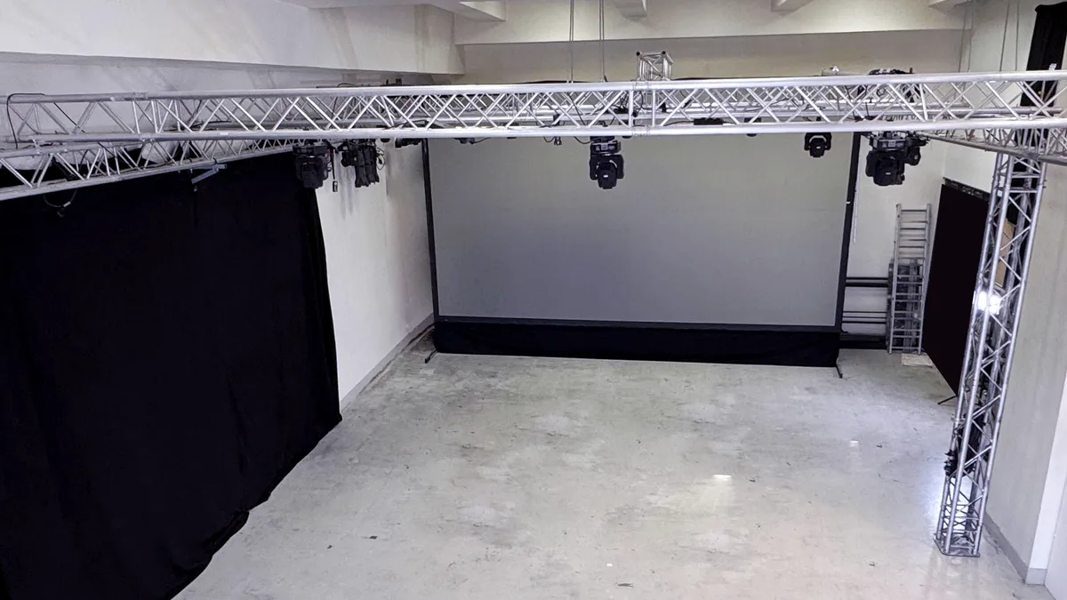 Espace de tournage et photo de 200 m² à Paris, video production, pop-up rental in Les Lilas, third interior view