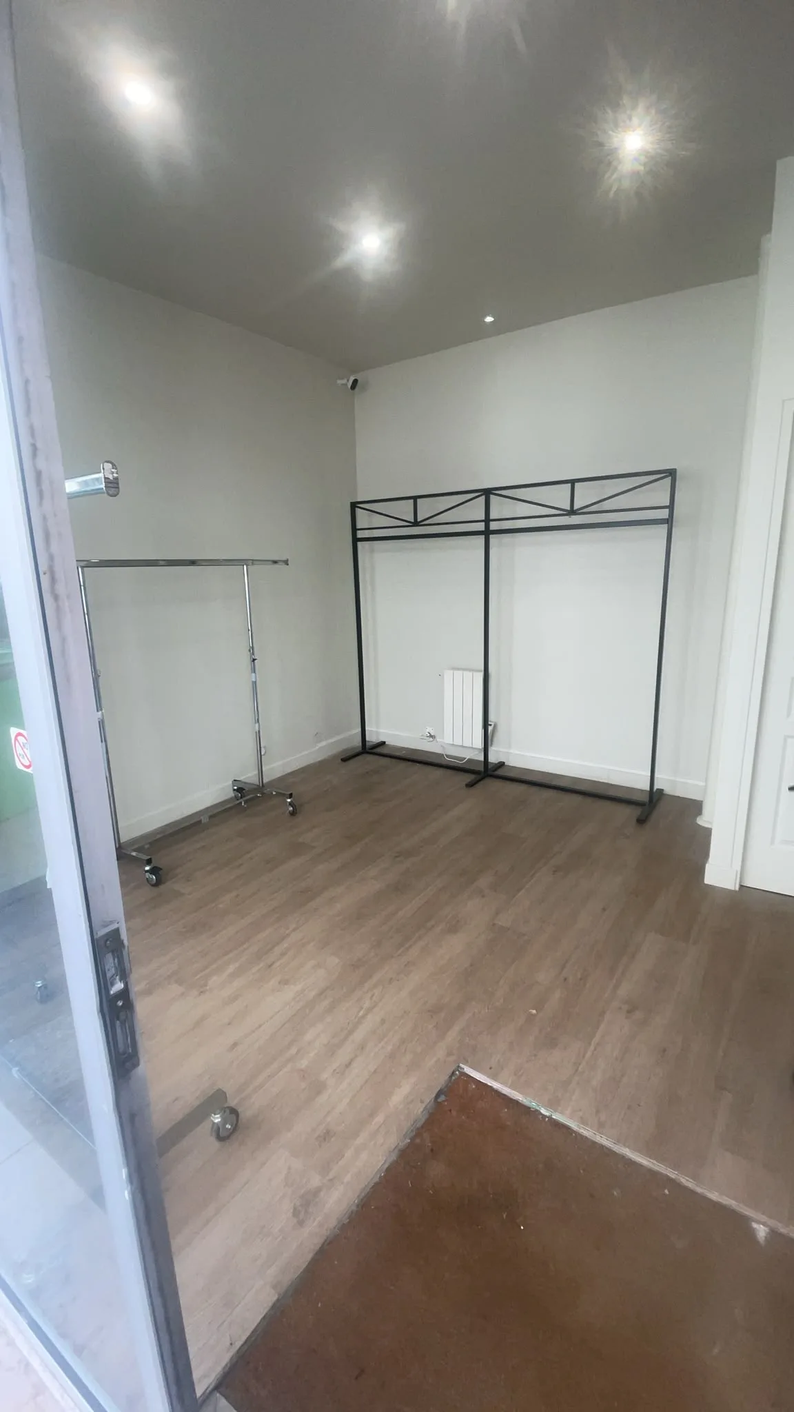Espace de vente à partager - 30m² au cœur du Sentier, pop up store in Paris, second interior view
