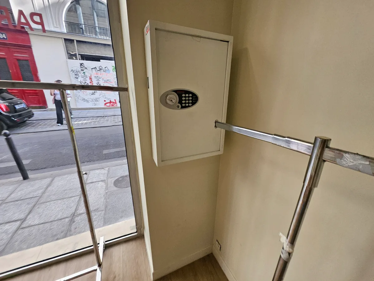 Espace de vente à partager - 30m² au cœur du Sentier, pop up store in Paris, additional interior view