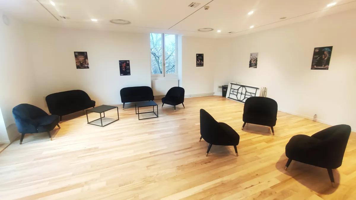 Espace événementiel au Théâtre Sarah Bernhardt, 100 sqm, cocktail reception, pop-up rental in Paris, second interior view