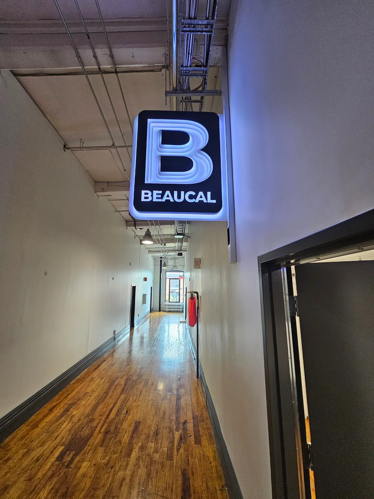 Espace Multifonctionnel au Bord du Canal Lachine, 167 sqm, workshop, pop-up rental in Montréal, third interior view