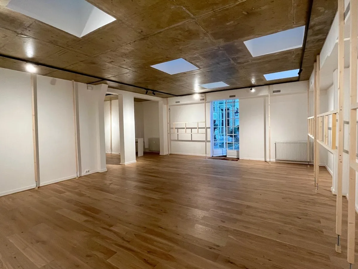 Espace polyvalent au cœur du 7e arrondissement de Paris, 100 sqm, art exhibition, pop-up rental, third interior view