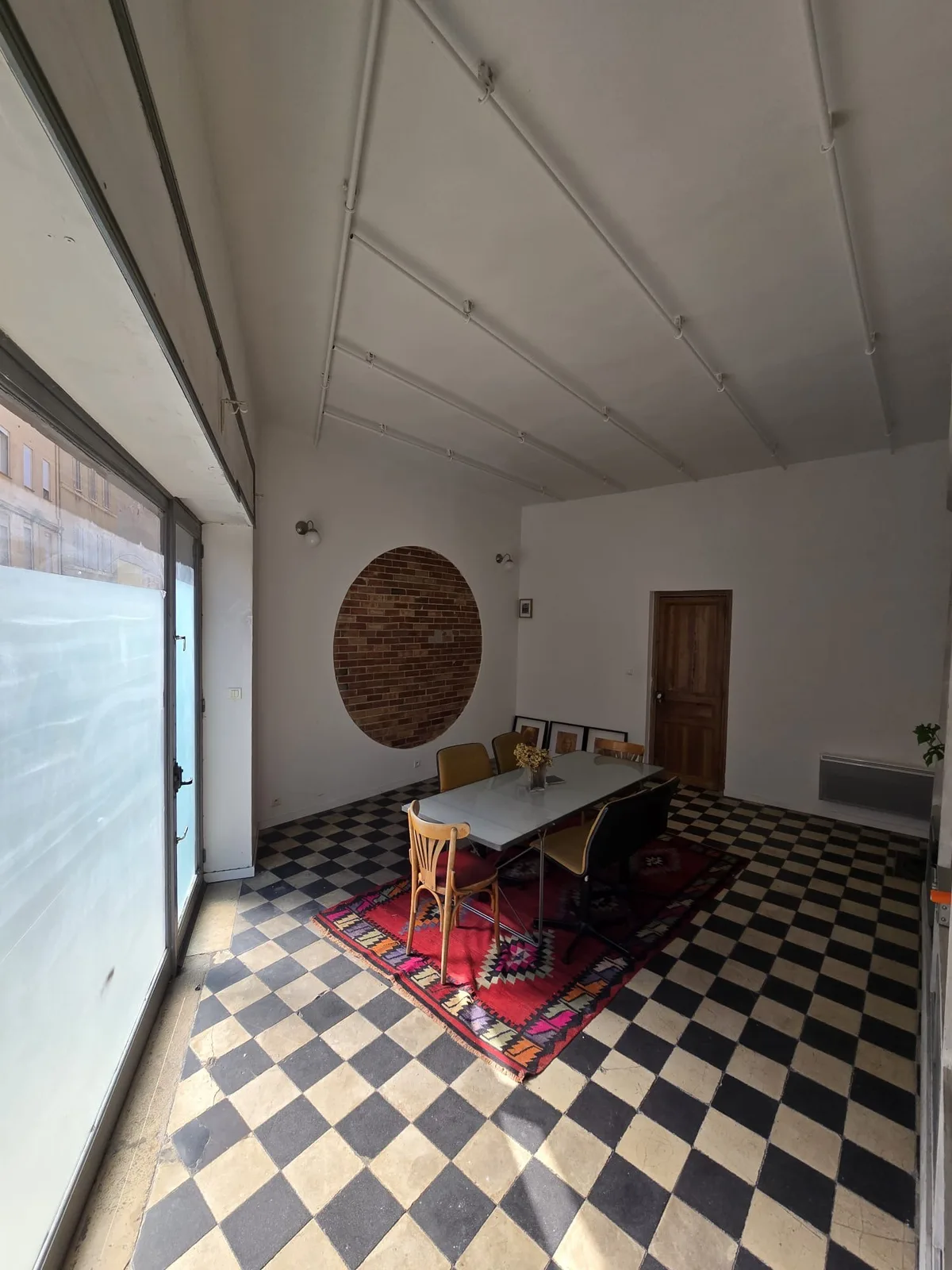 Espace polyvalent de 30m² avec vitrine, pop up store in Marseille, second interior view