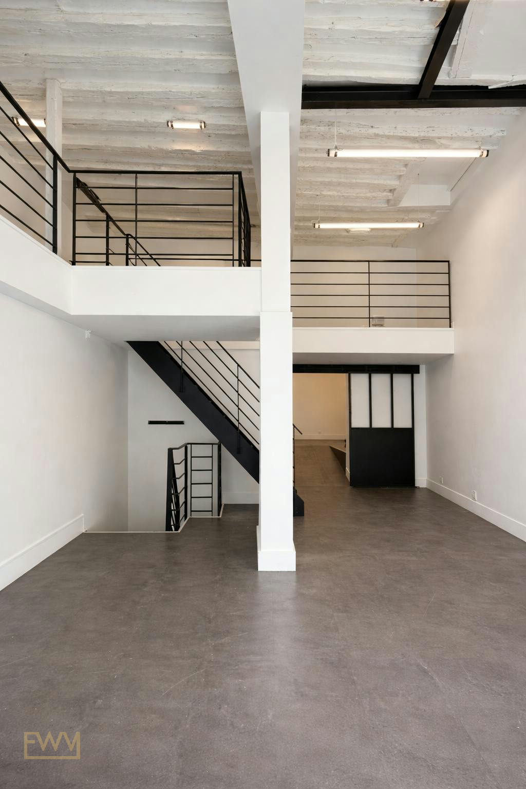 Espace Vertbois Gallery in the Marais, Paris, 100 sqm, art exhibition, pop-up rental