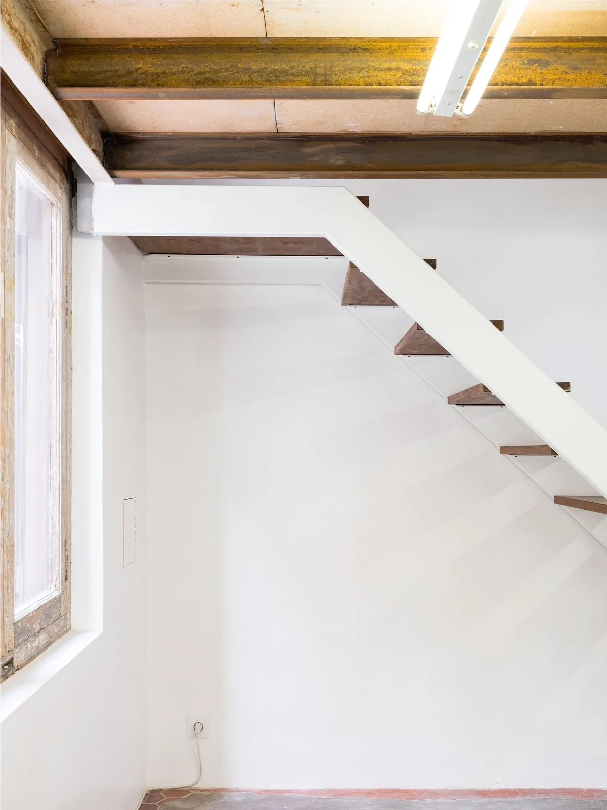 Espace Vide Sur Deux Niveaux Pour Événements, 37 sqm, pop up store in Marseille, third interior view