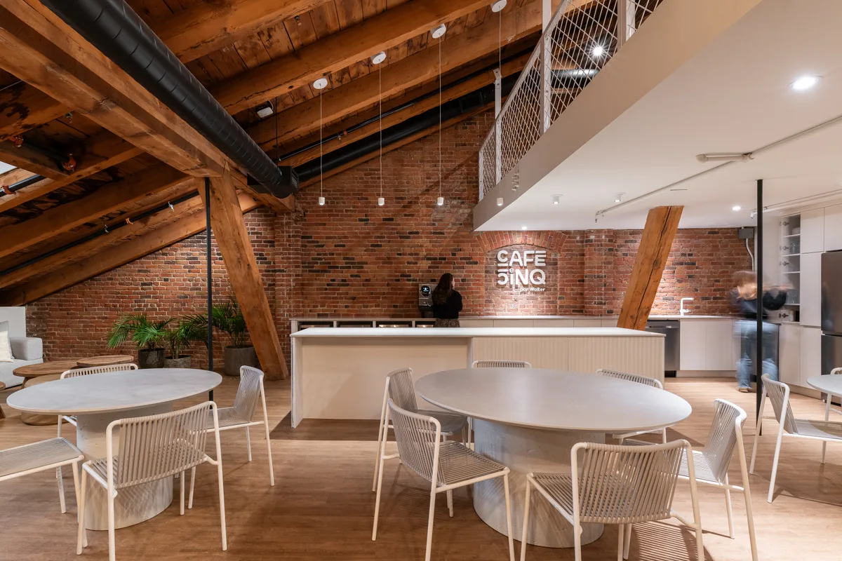 Espaces Évènementiels Contemporains au Vieux-Port, 93 sqm, retail activation, pop-up rental in Montréal, interior view