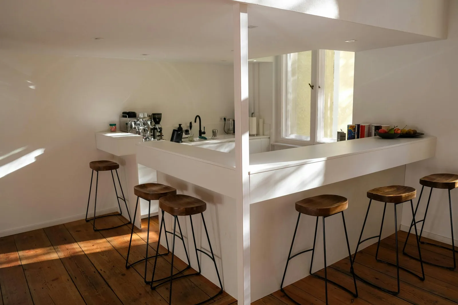 Event Venue with Bar and Loft Area on Potsdamer Strasse — 4