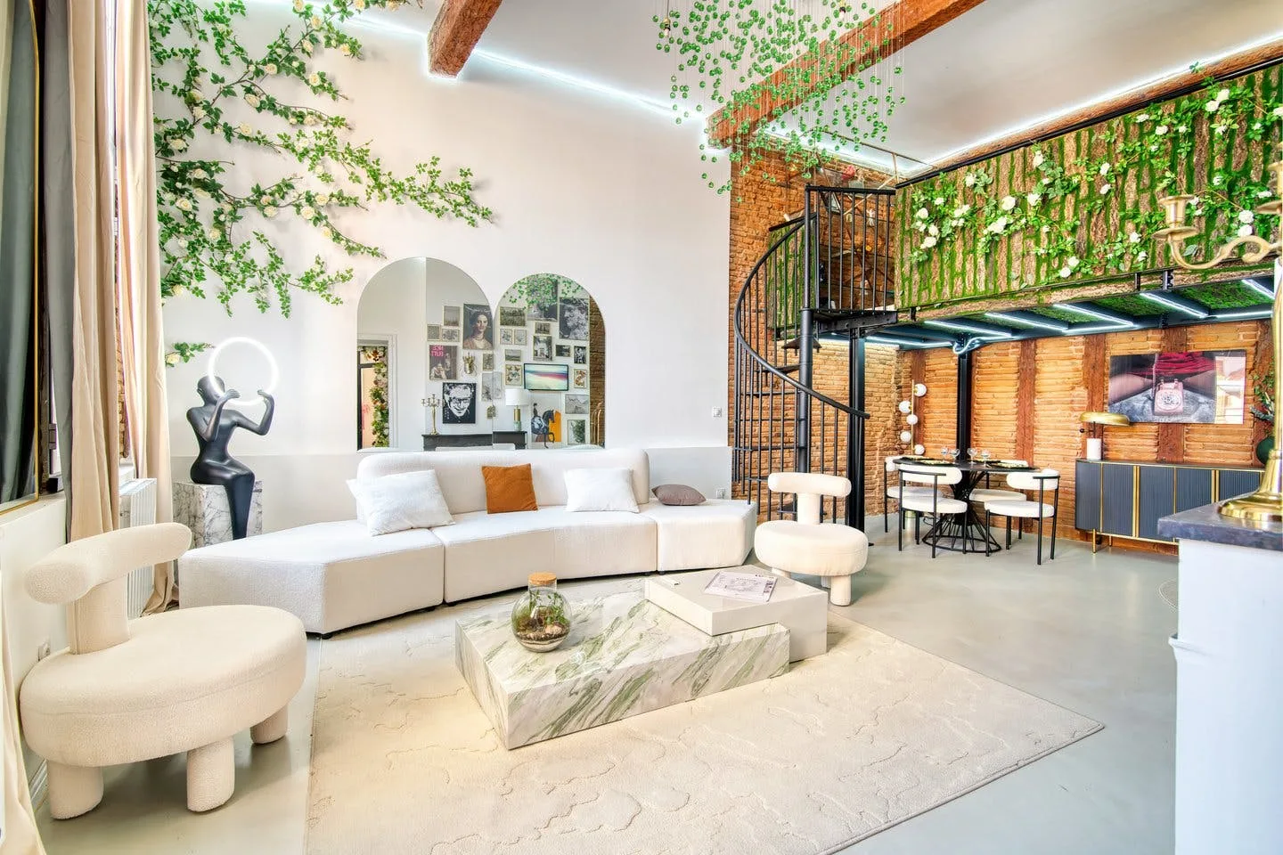 Exceptional 110 sqm Multipurpose Space in Toulouse Hypercentre