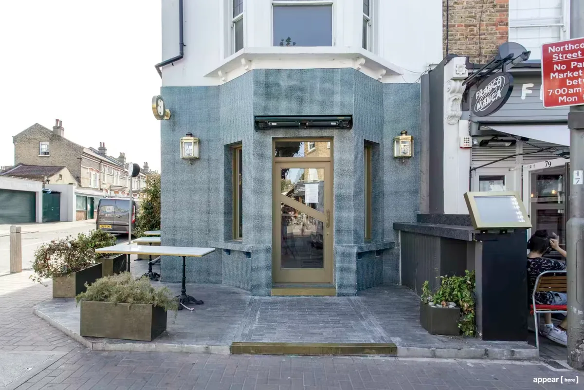 Exceptional Commercial Space on Northcote Road, 93 sqm, retail activation, pop-up rental in Greater London, interior view