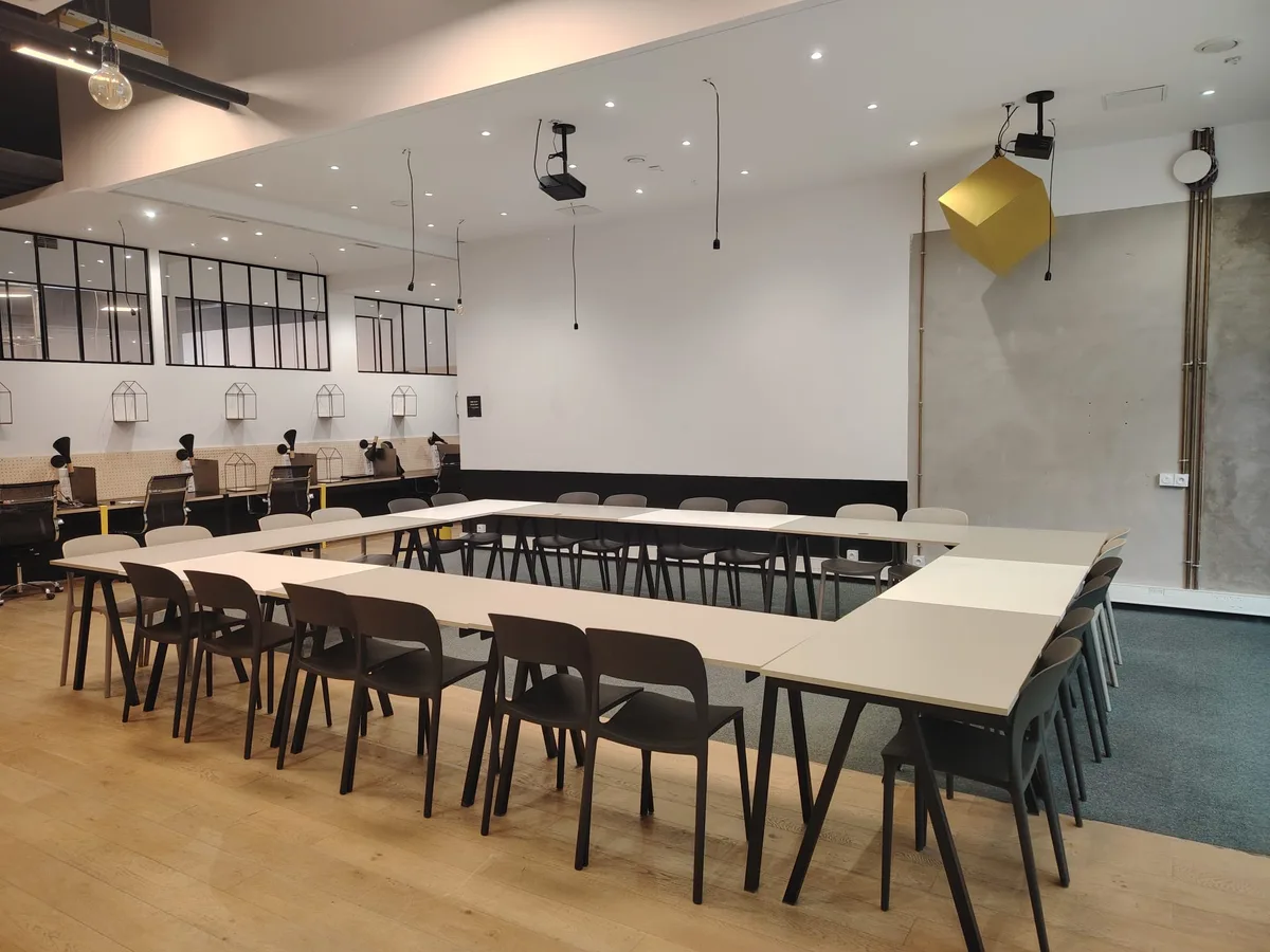 Exceptional Event Space with Versatile Layout, 280 sqm, corporate event, pop-up rental in Paris, second interior view