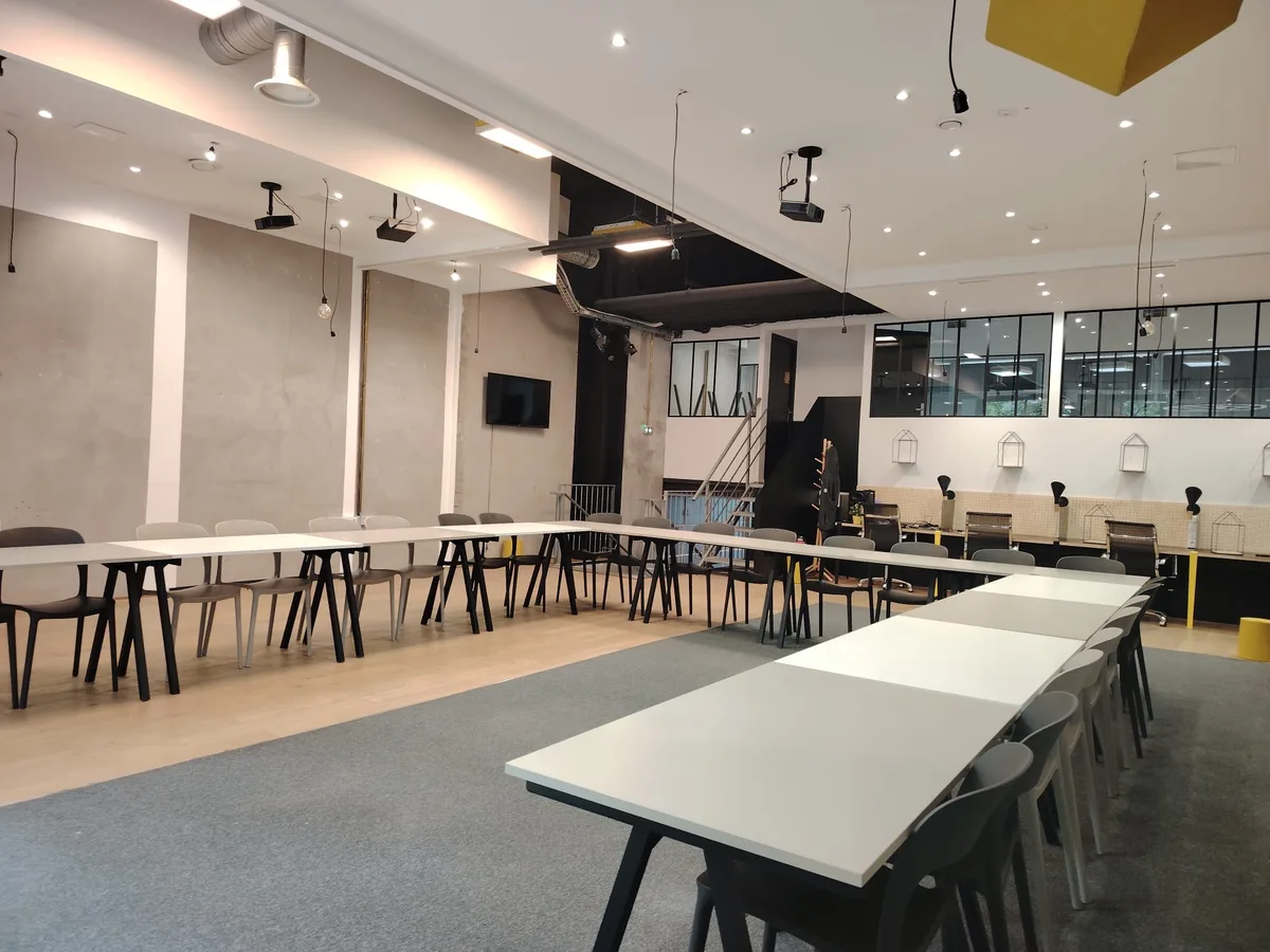 Exceptional Event Space with Versatile Layout, 280 sqm, corporate event, pop-up rental in Paris, third interior view