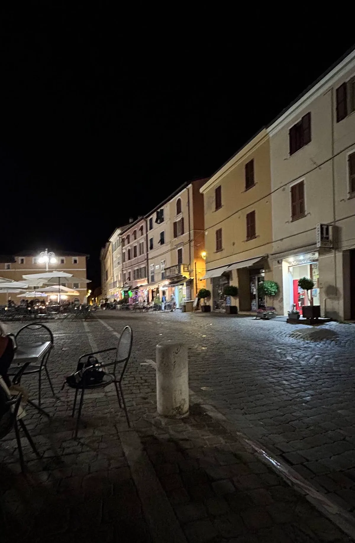 Exclusive Pop-Up Space for Rent in Fano's Historic Center, 90 sqm, pop up store, second interior view