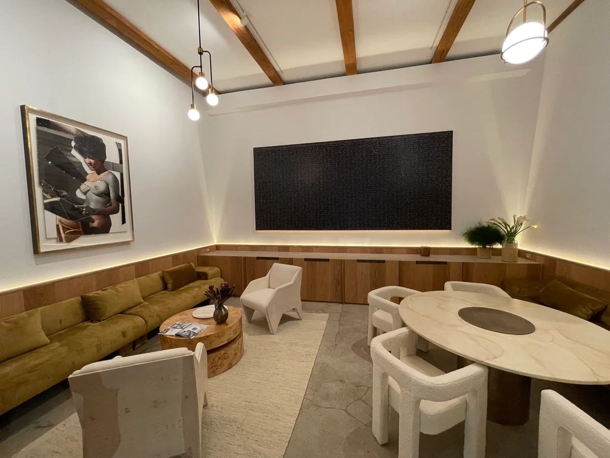 Executive Lounge and Conference Suite in Fulton Market, 33 sqm, corporate event, pop-up rental in Chicago