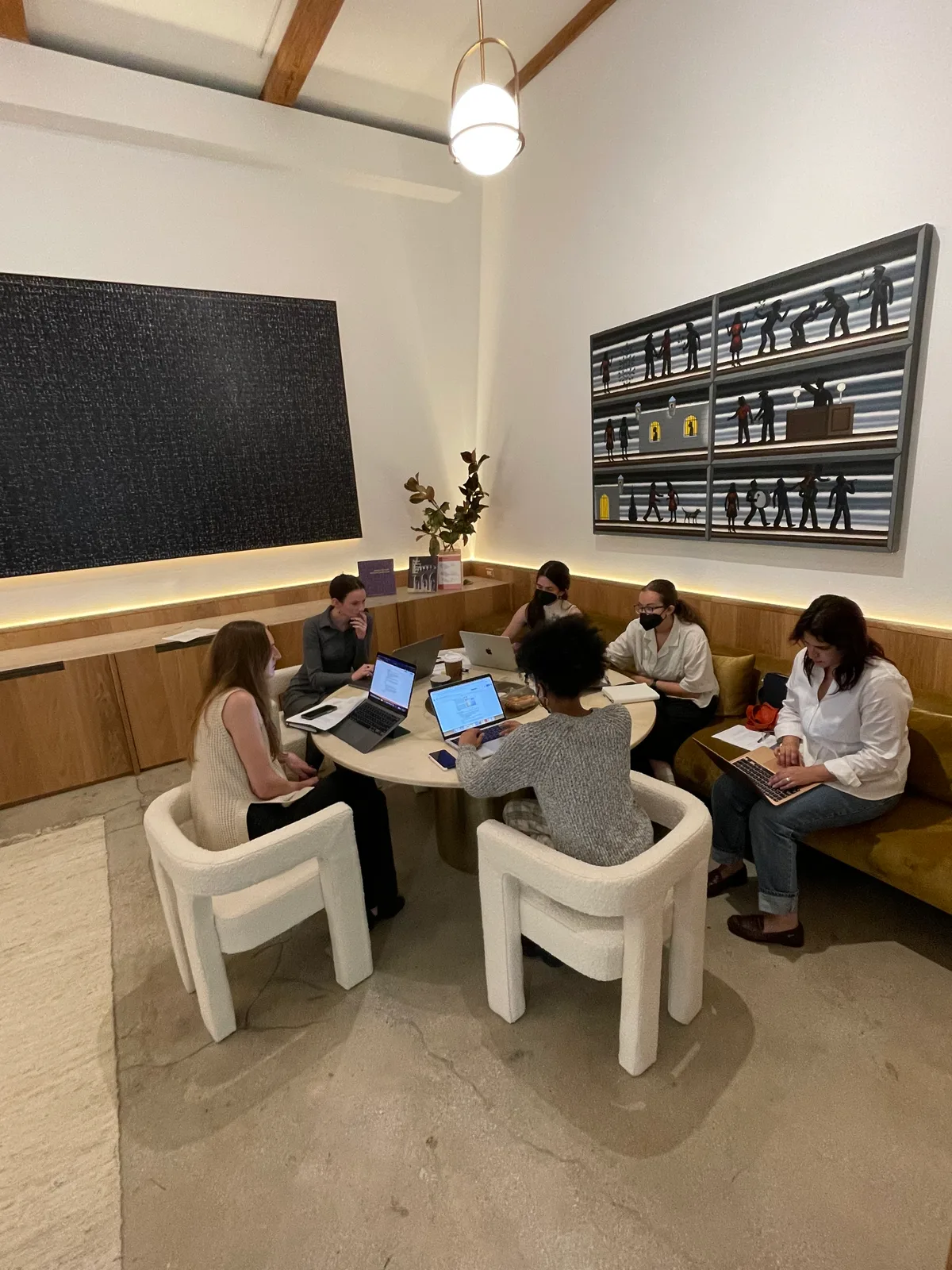 Executive Lounge and Conference Suite in Fulton Market, 33 sqm, corporate event, pop-up rental in Chicago, second interior v…