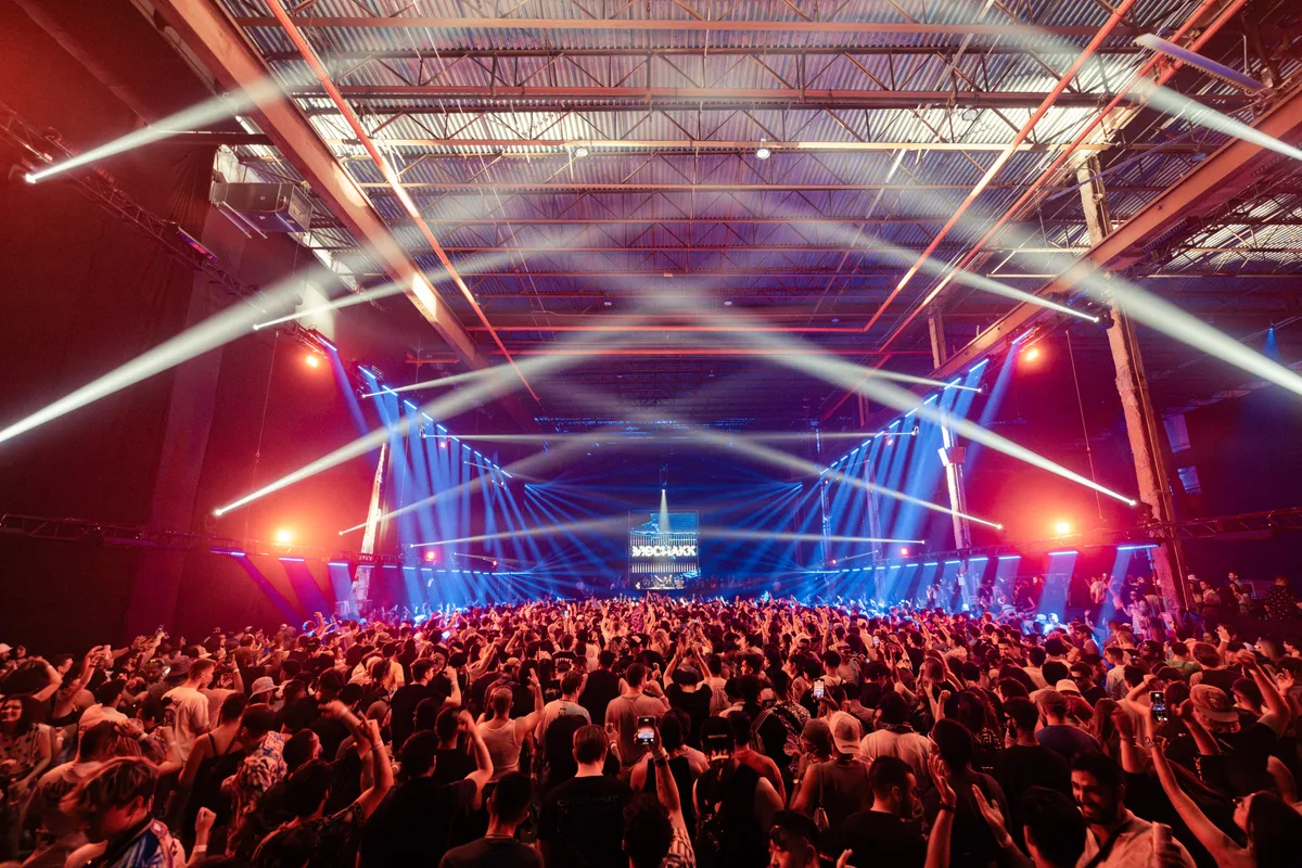 Expansive 105,000 Sq Ft Event Space in Brooklyn, 9755 sqm, pop up store
