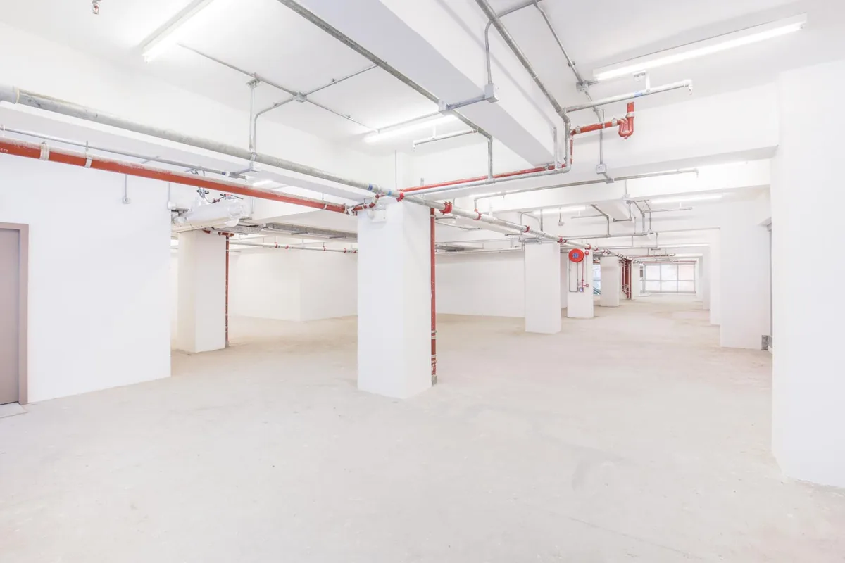 Expansive 16,823 Sq Ft Pop-Up Retail Space, 1563 sqm, pop up store in Hong Kong, second interior view