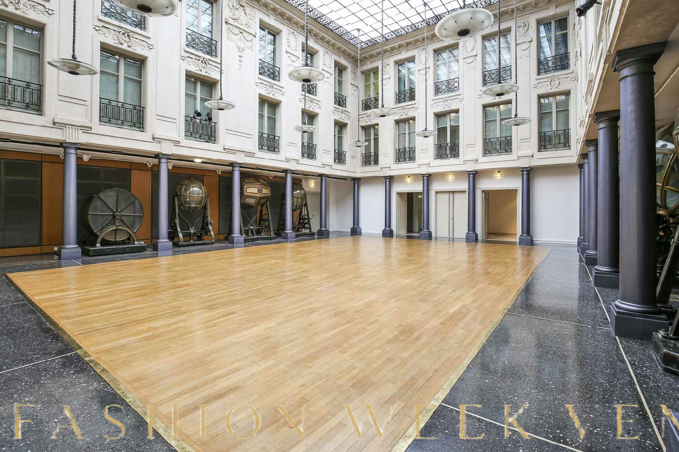 Expansive Fashion Showroom in Place Vendôme, 300 sqm, pop-up rental in Paris, interior view