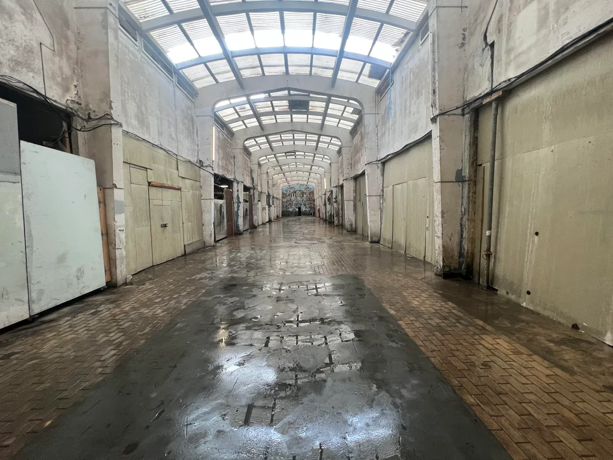 Expansive Former Foundry with Rooftop for Creative Events, 2500 sqm, photo shoot, pop-up rental in Ivry-sur-Seine