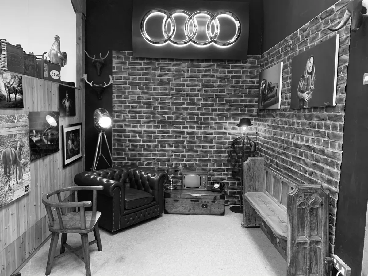 Expansive Photography and Video Studio in Picturesque Setting, 247 sqm, photo shoot, pop-up rental in Somerset, second inter…
