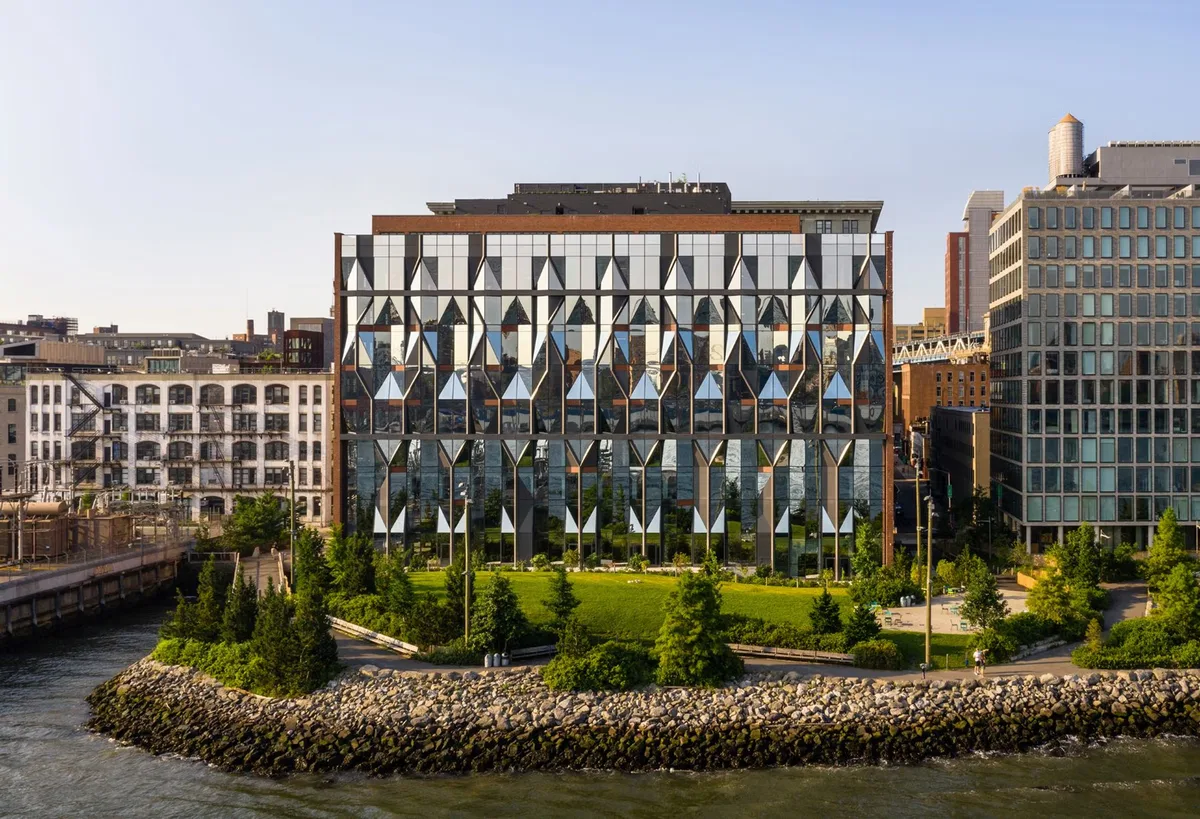 Expansive Waterfront Event Space with NYC Skyline Views, 929 sqm, pop up store in Brooklyn