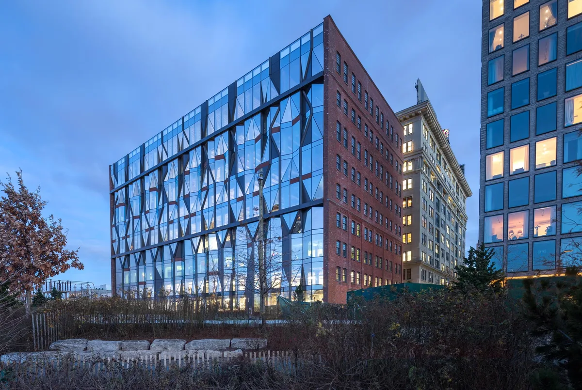 Expansive Waterfront Event Space with NYC Skyline Views, 929 sqm, pop up store in Brooklyn, interior view