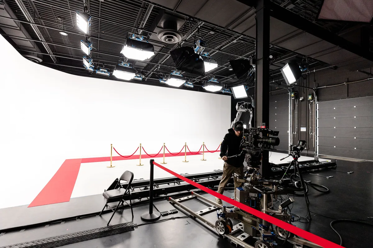 Expansive White Cyclorama Stage with LED Lighting, 557 sqm, video production, pop-up rental in Mississauga, interior view